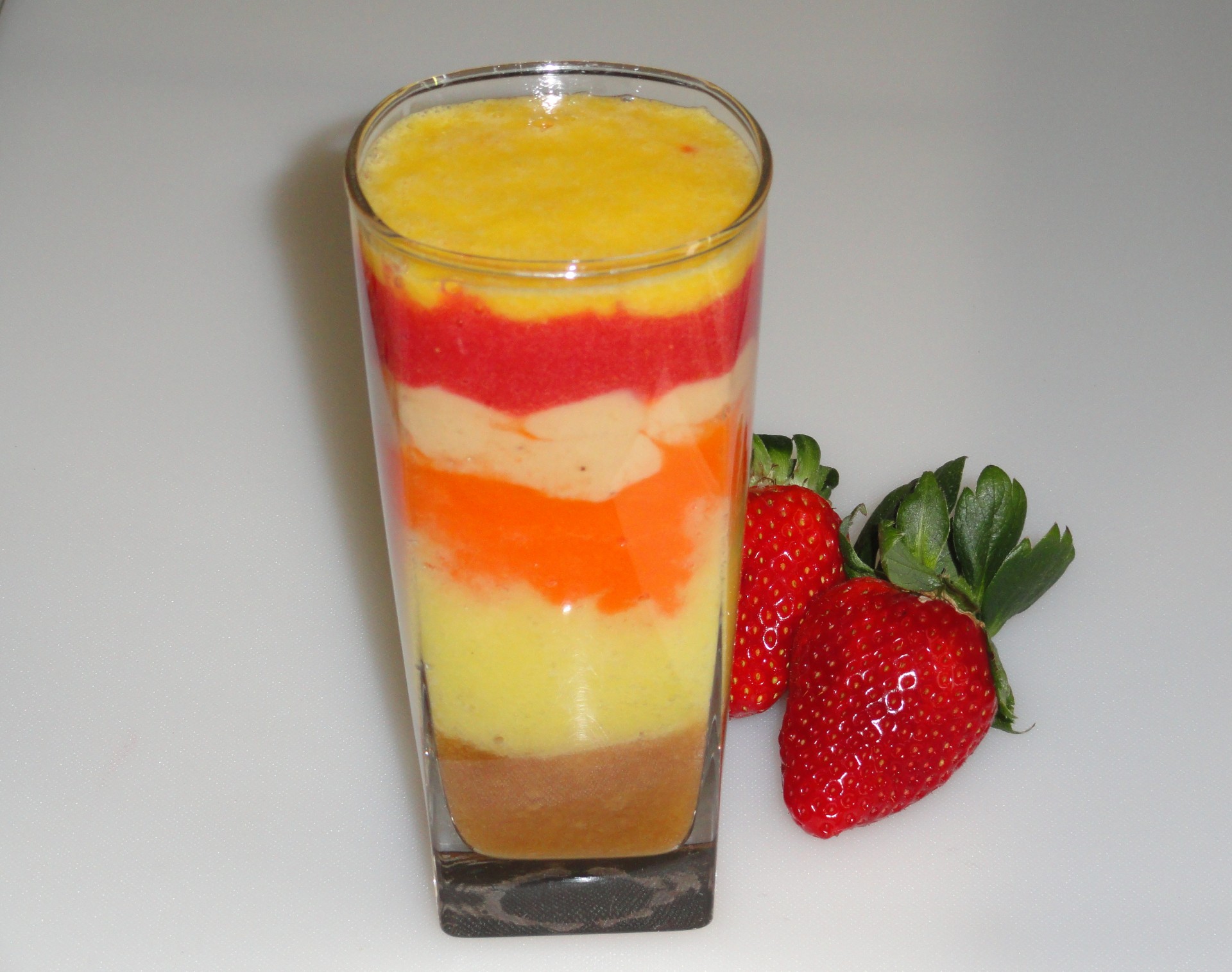 healthy smoothie smoothie fruit berry smoothie free photo