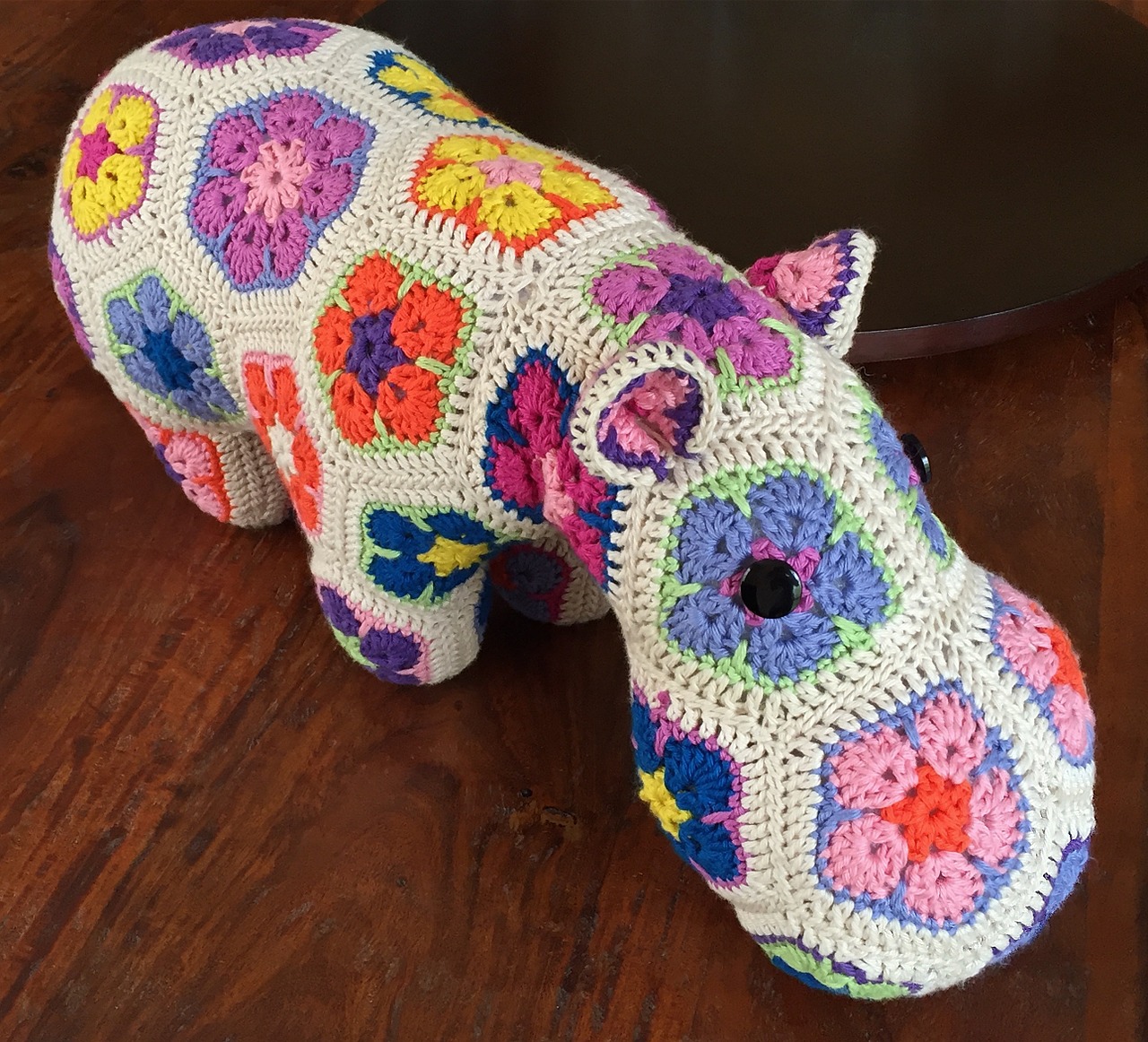 happypotamus crochet hippopotamus free photo