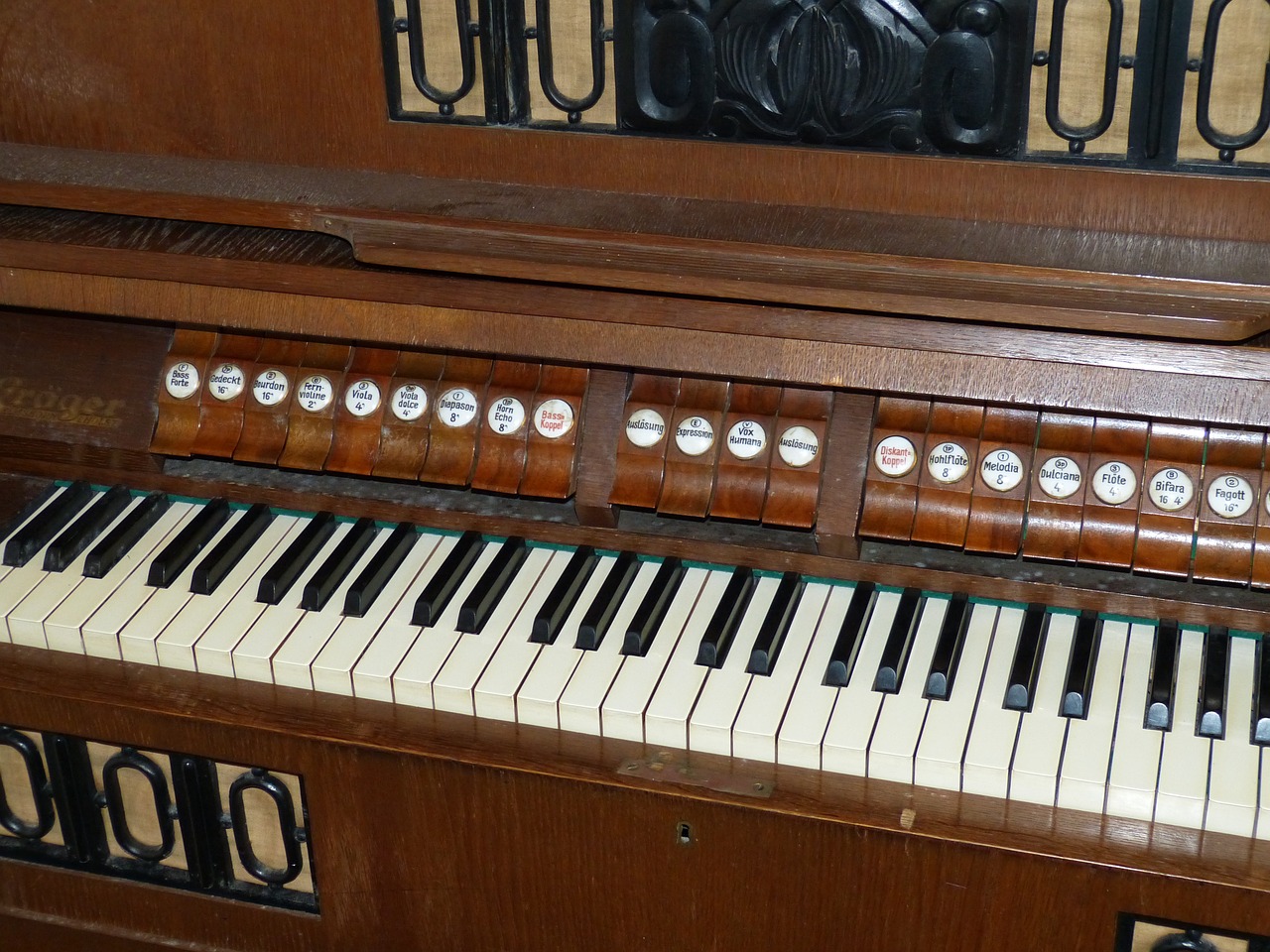 harmonium instrument keyboard instrument free photo