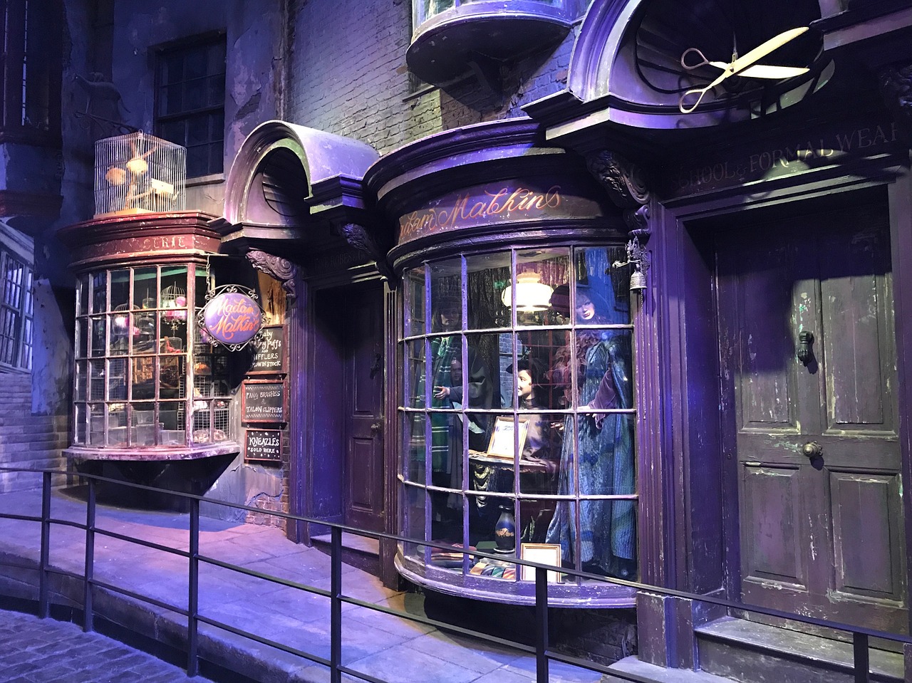 harry potter diagon alley film studios free photo