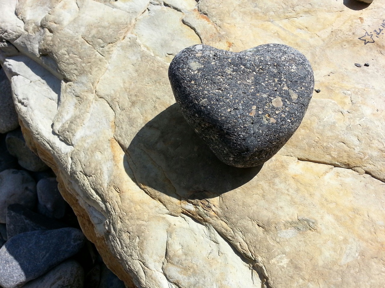 hart stone heart stone free photo