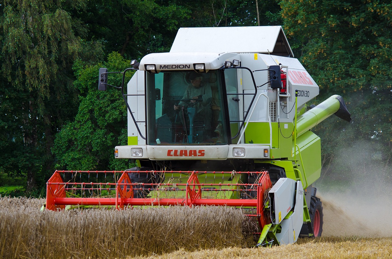 harvest combine harvester cornfield free photo