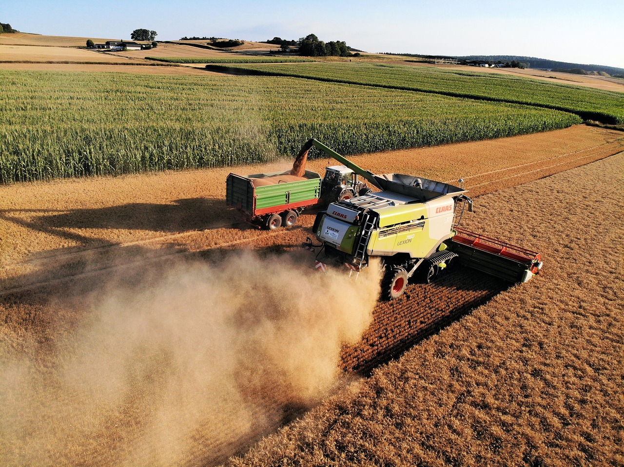 harvest  farmers  combine harvester free photo