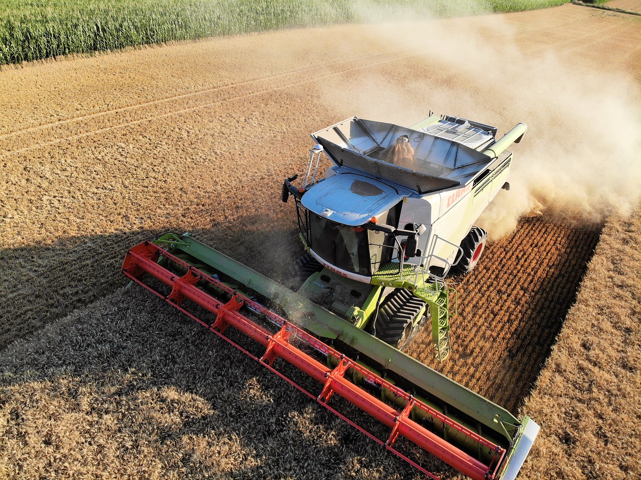 harvest  farmers  combine harvester free photo