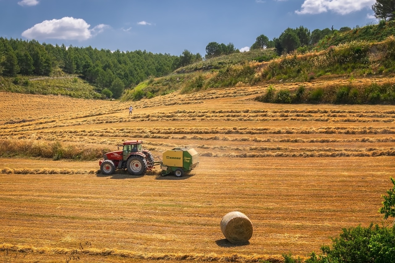 harvest  tractor  agriculture free photo