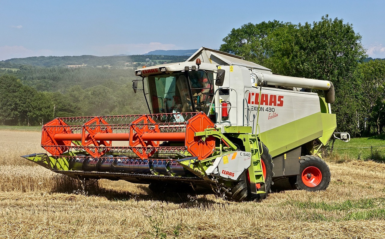 harvester farming machine free photo