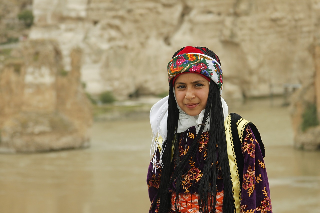 hasankeyf local clothes free photo