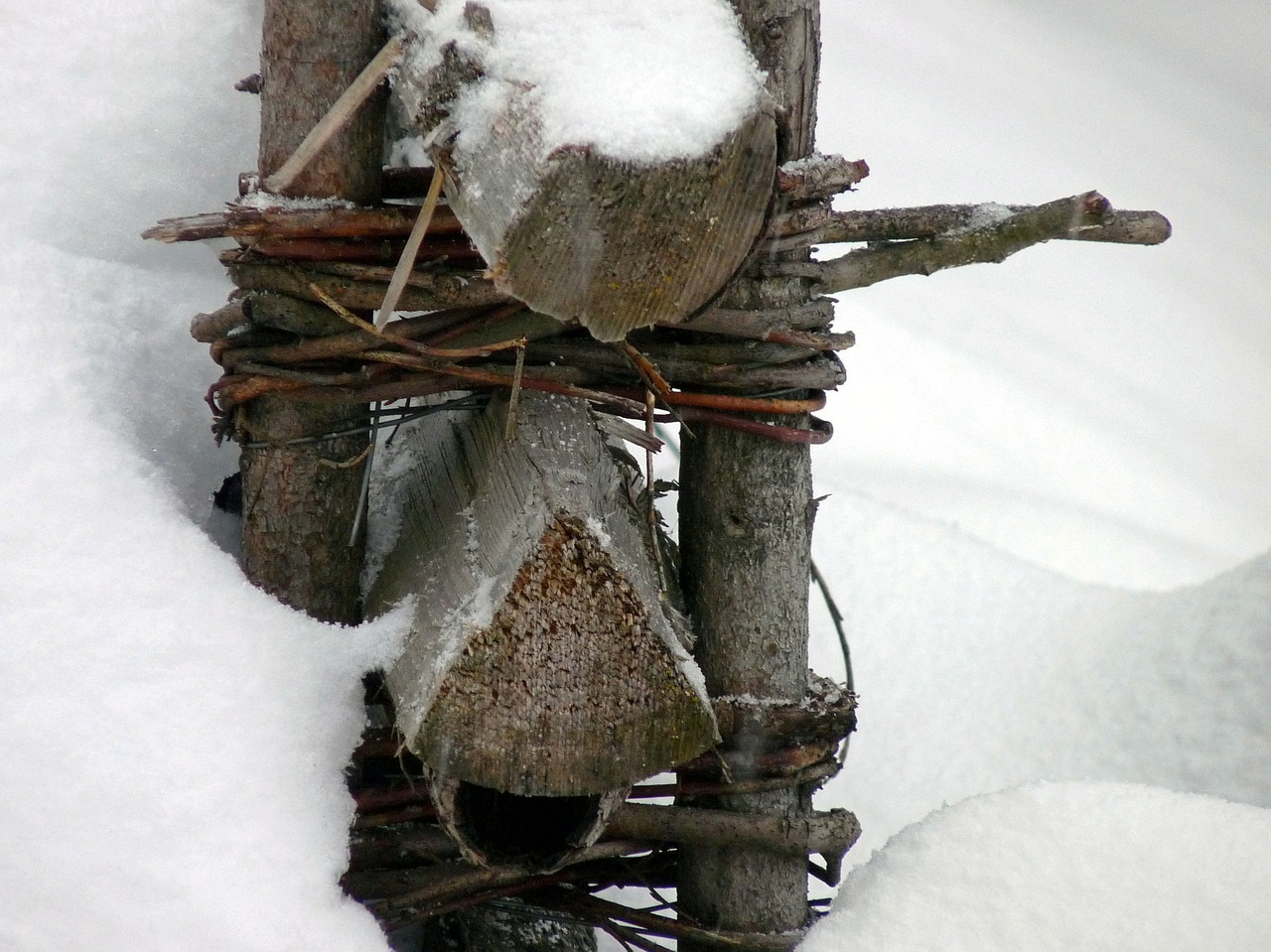 hash fence pole free photo