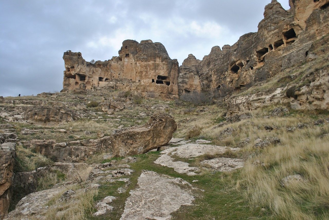 hasuda the caves hasuda the kurdistan hasuda the silvan free photo