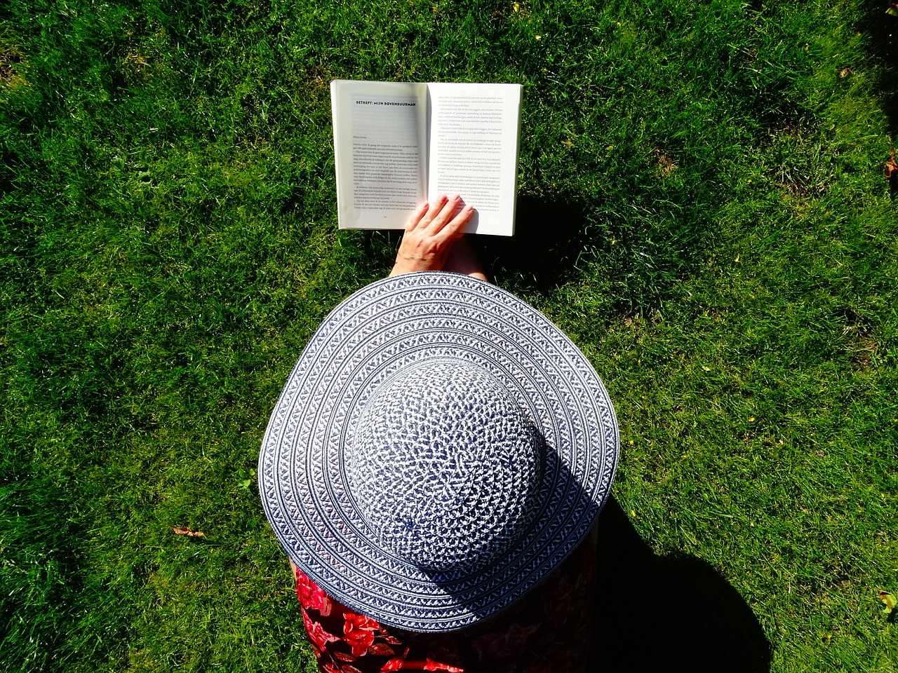 hat read summer free photo