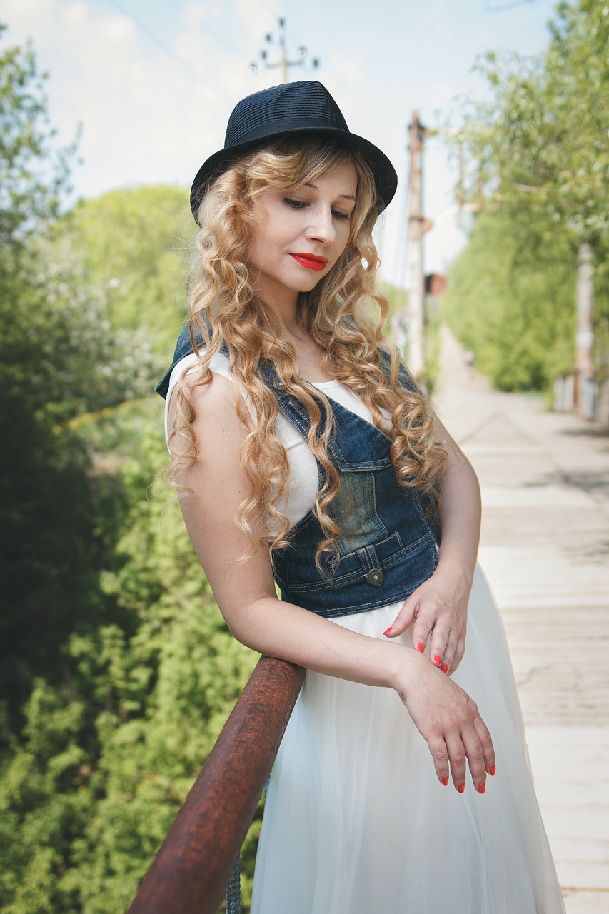 hat curls retro free photo