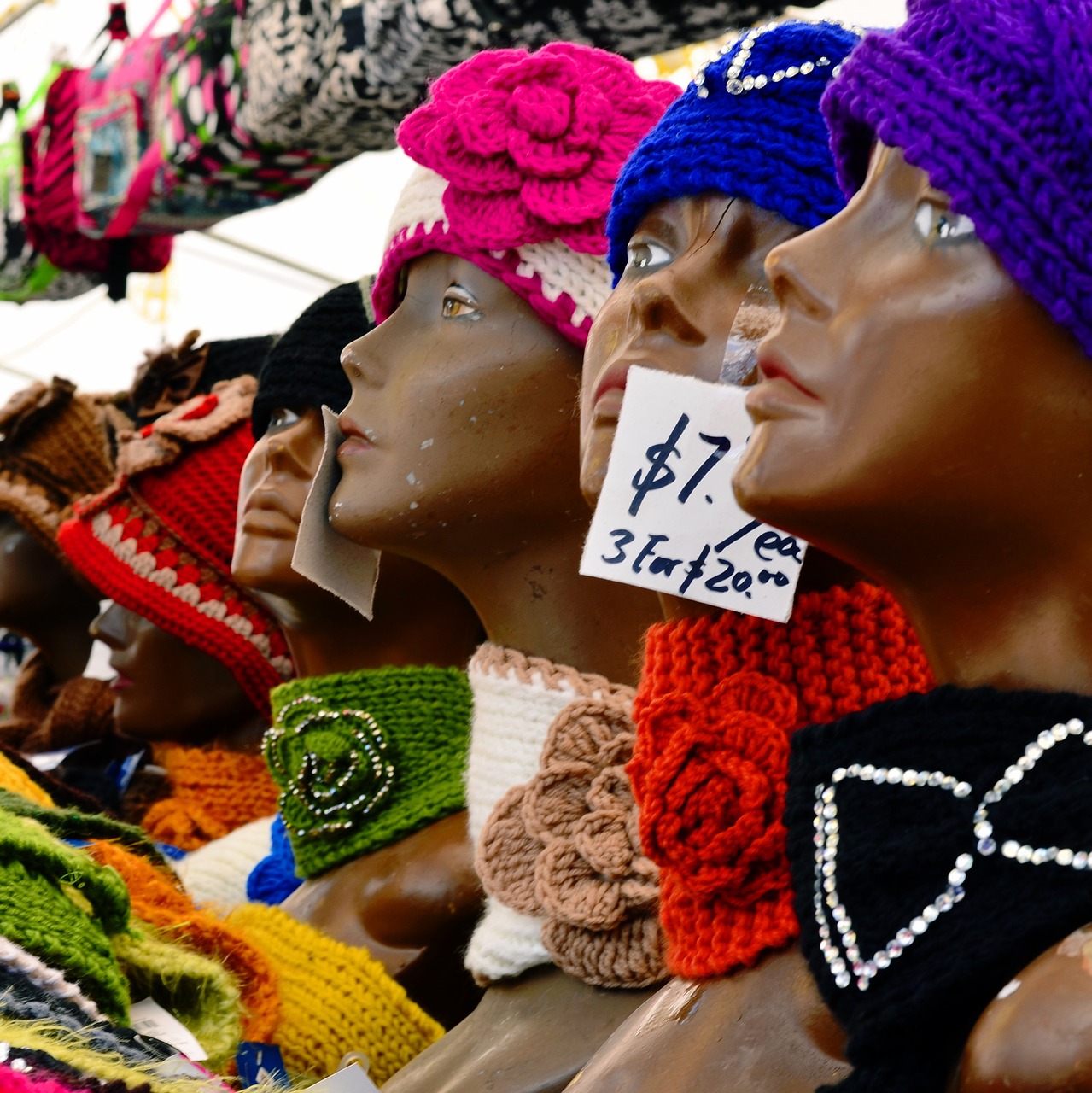 hats caps mannequins free photo