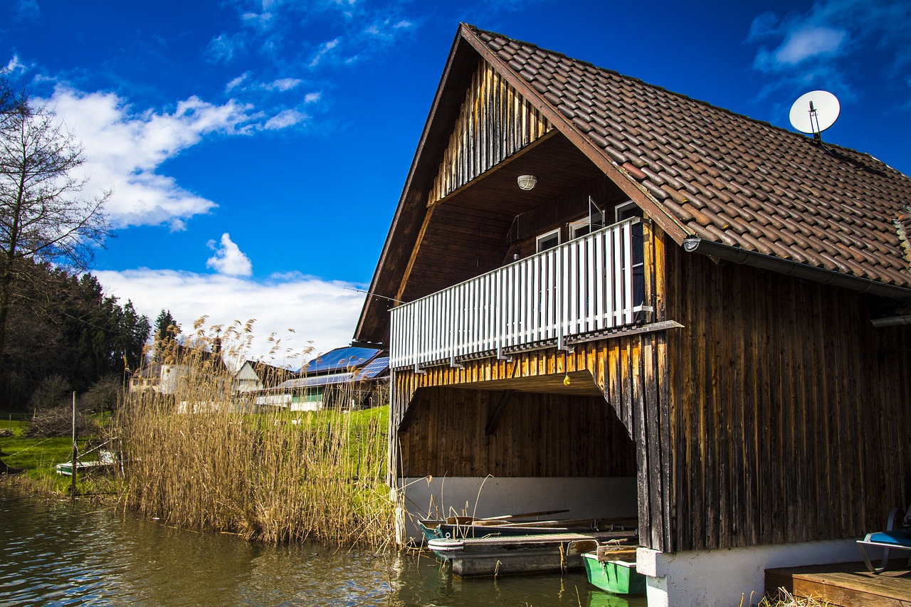 haus am see  fish  web free photo