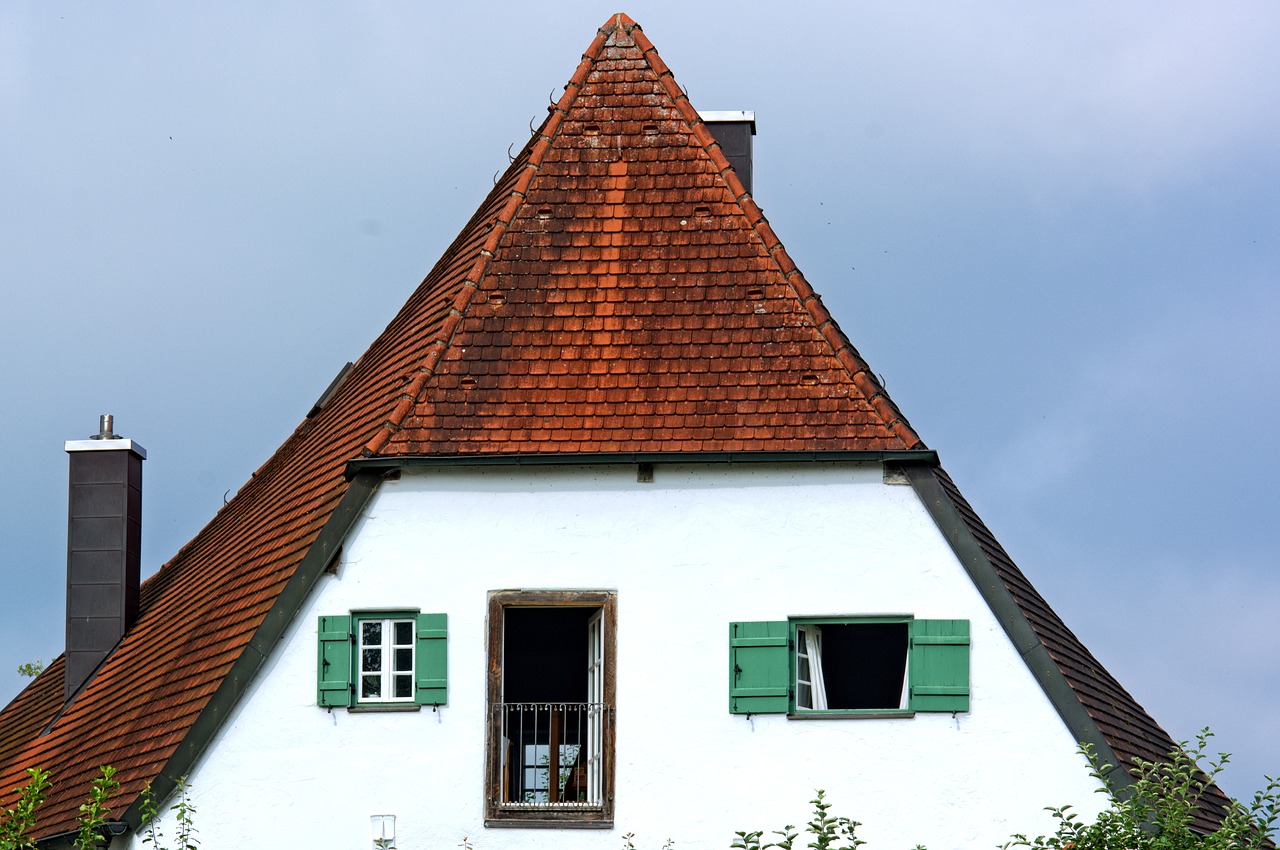 hausgiebel roof top gable free photo