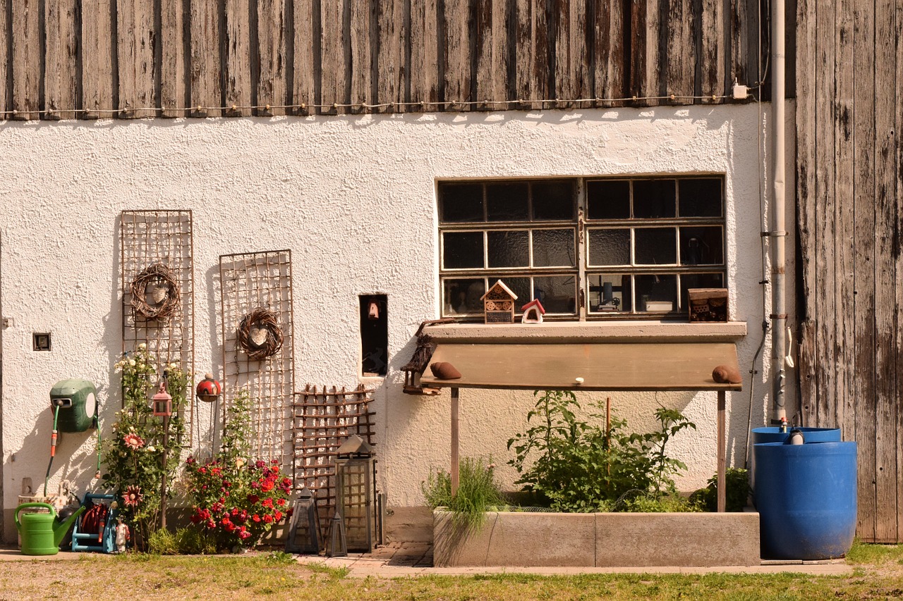 hauswand house facade rural free photo