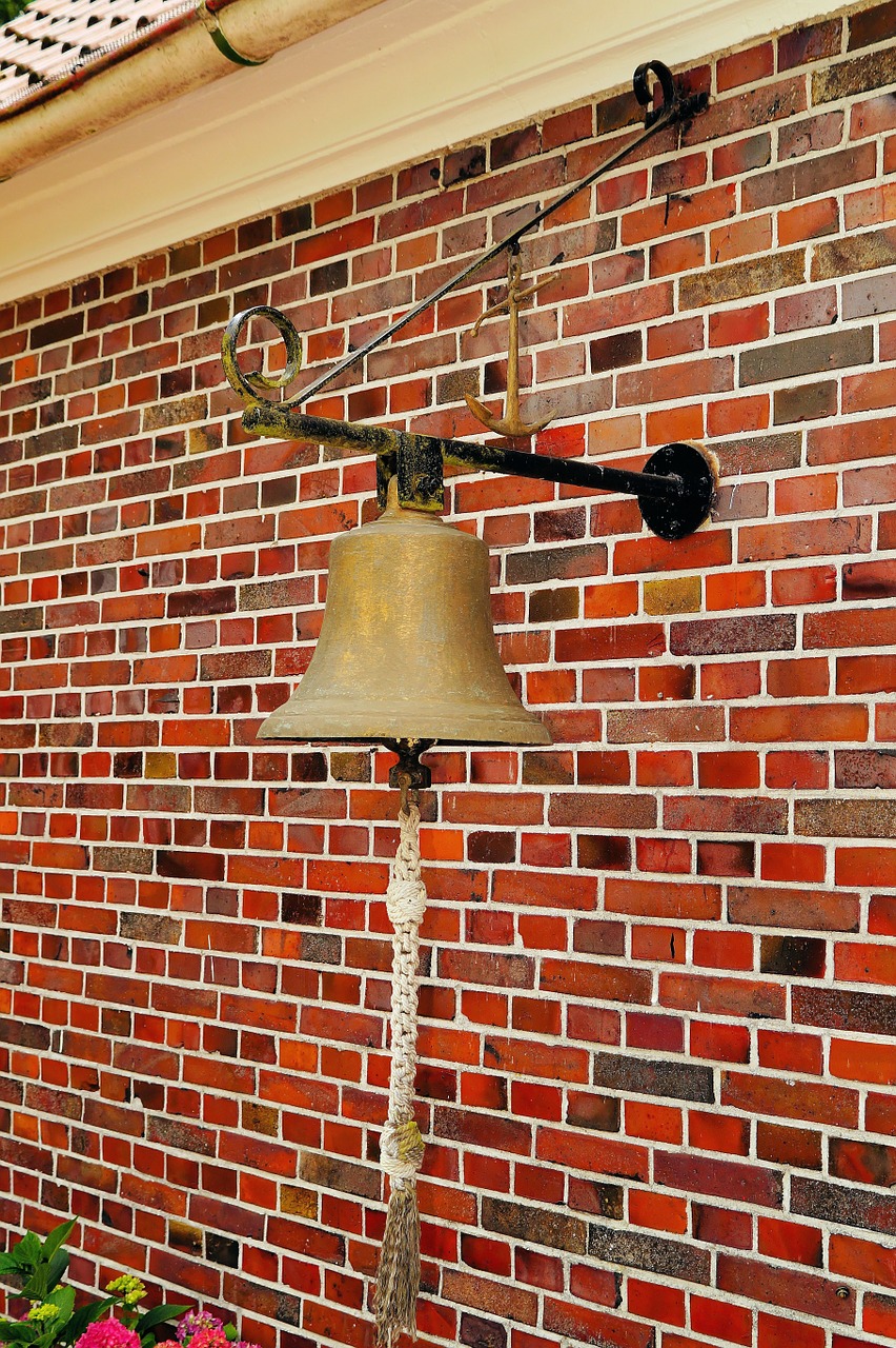 hauswand ship bell decoration free photo