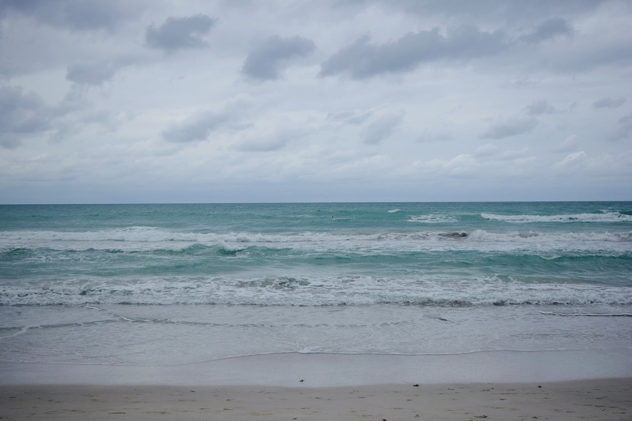 havanna beach cuba free photo