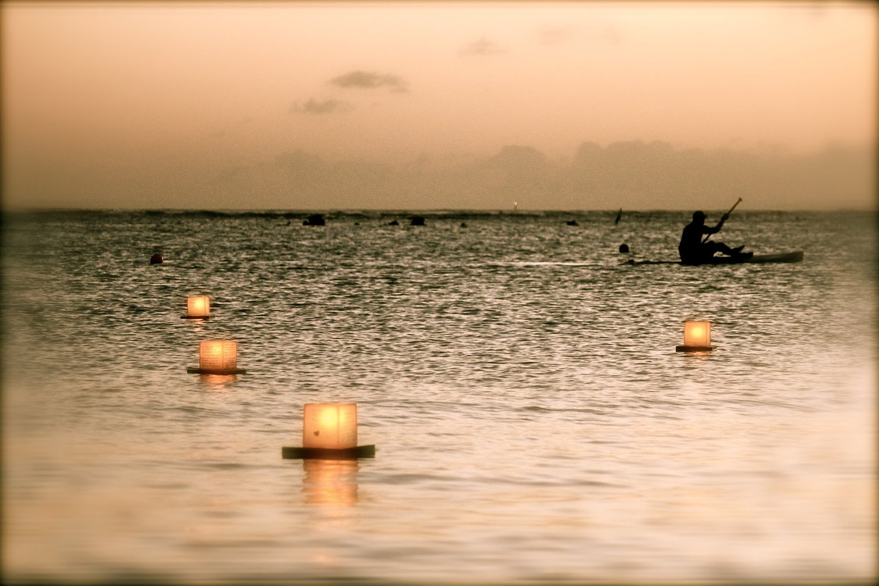 hawaii waikiki lantern free photo