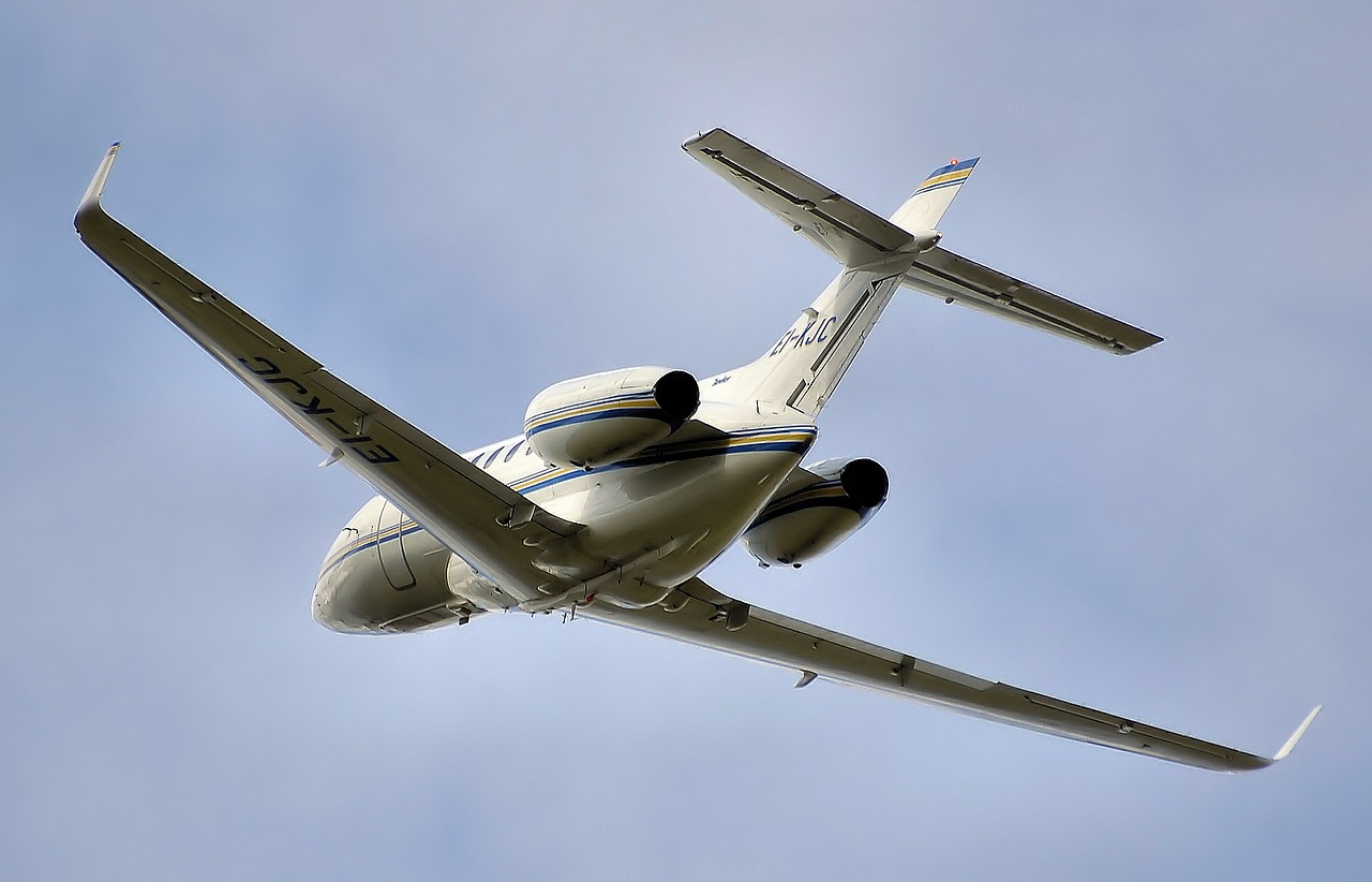 hawker jet takeoff free photo