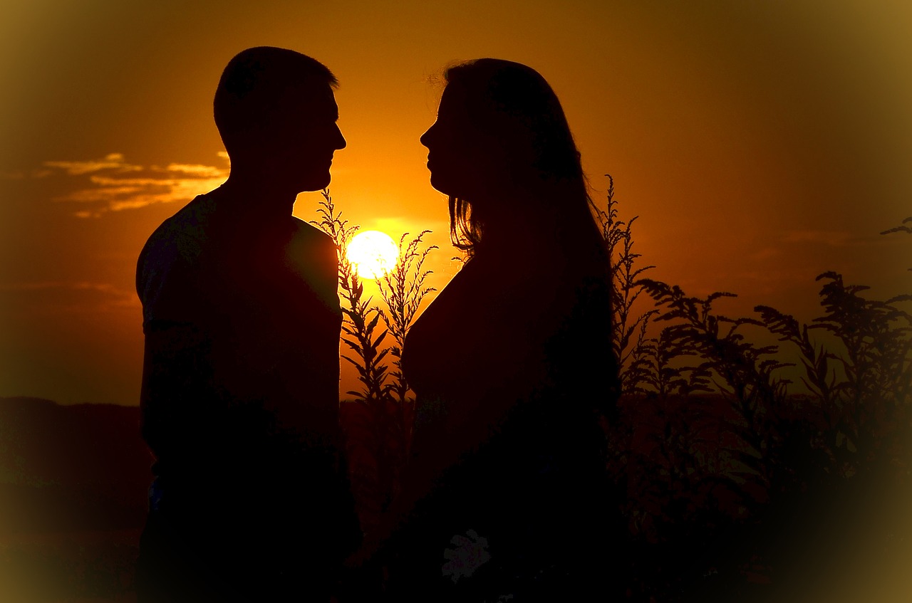couple love sunset free photo