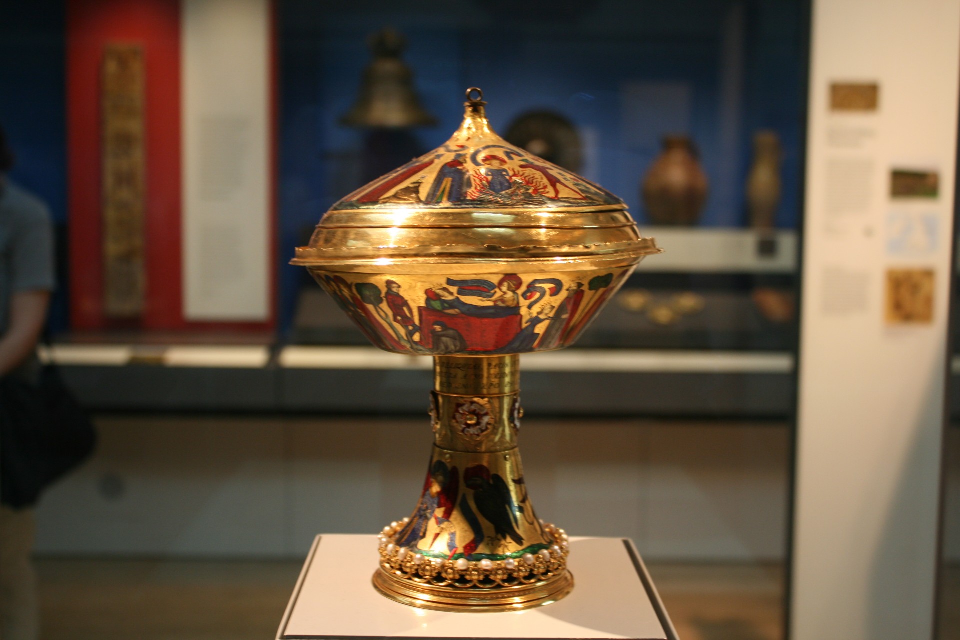 gold goblet museum free photo