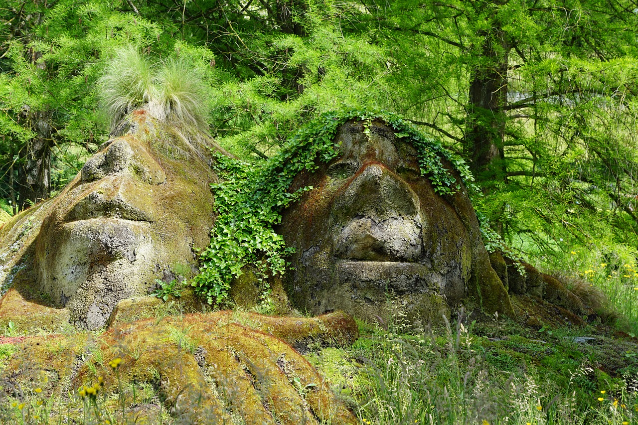 head nature sculpture free photo
