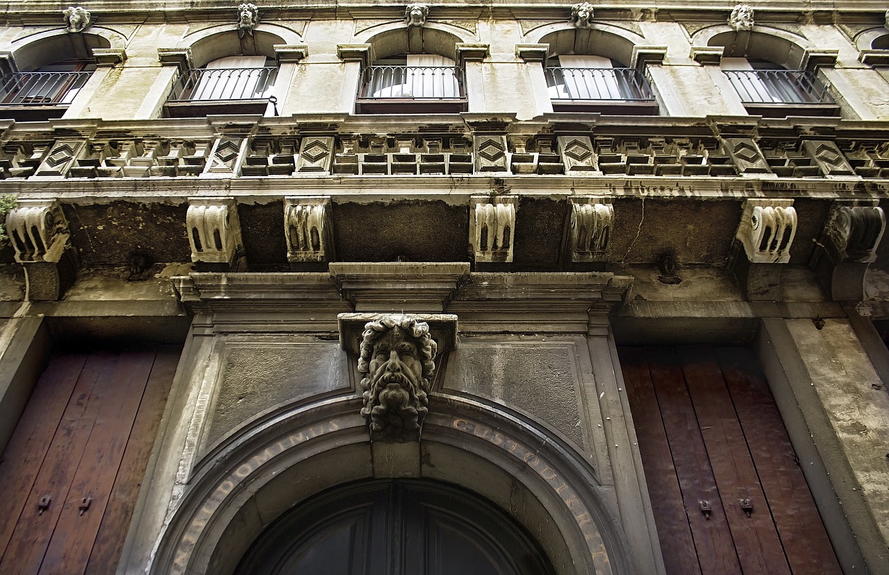 head sculpture venice door free photo