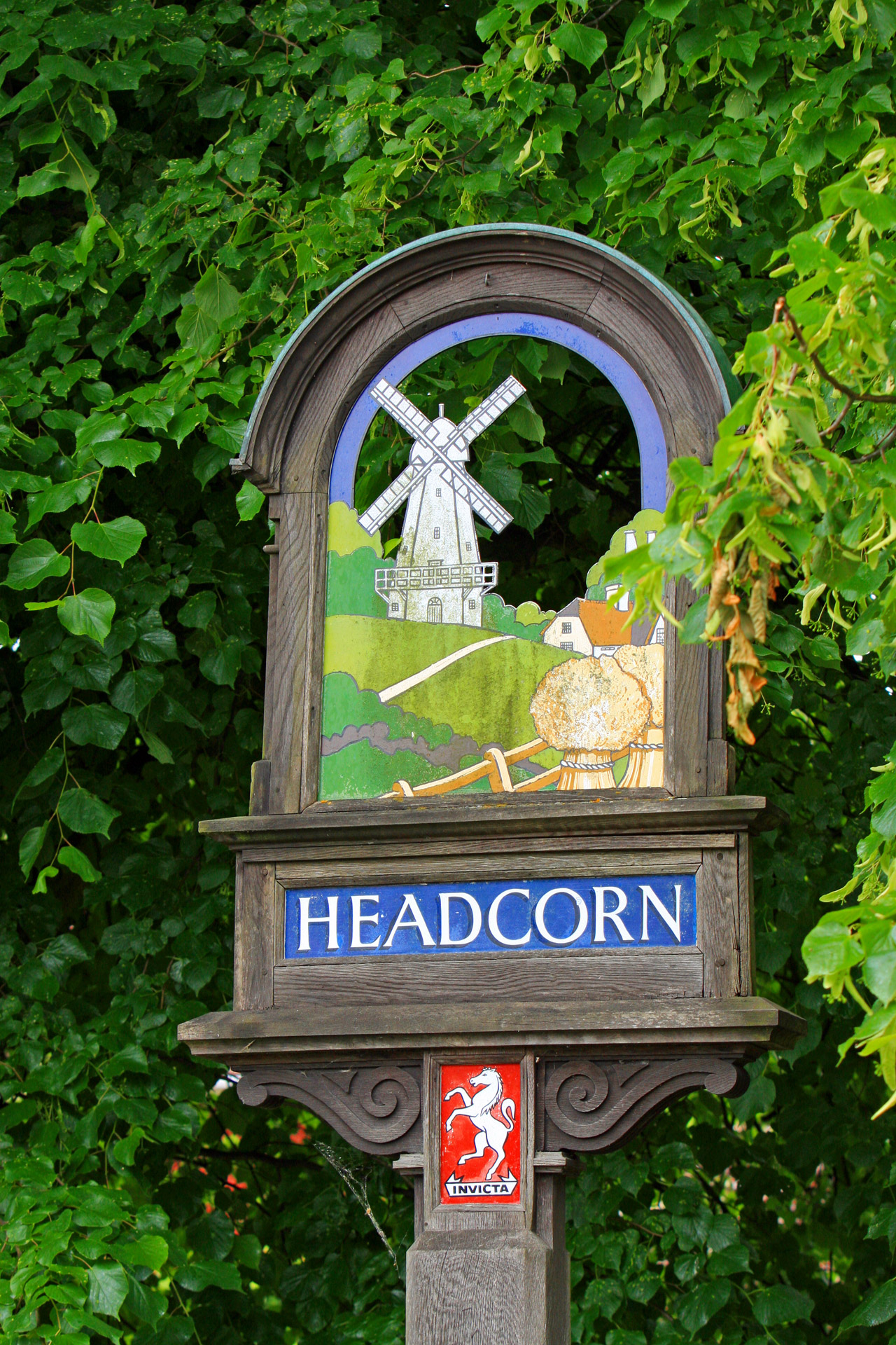 headcorn signpost sign free photo