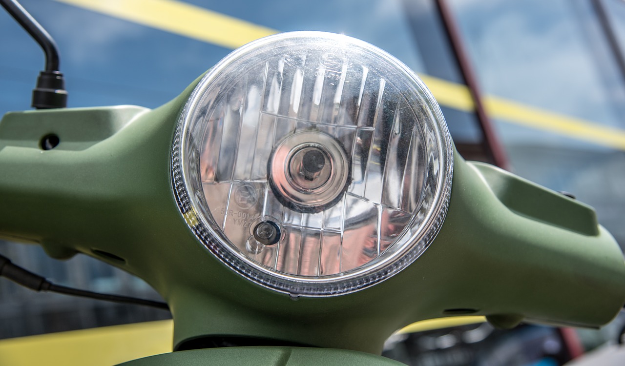 headlight moped close free photo