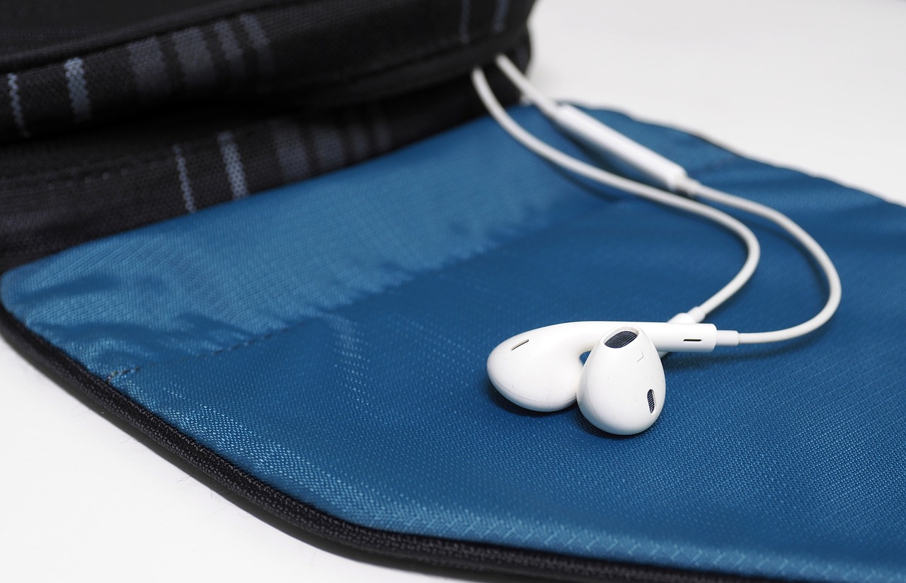 headphones bag listen to music free photo