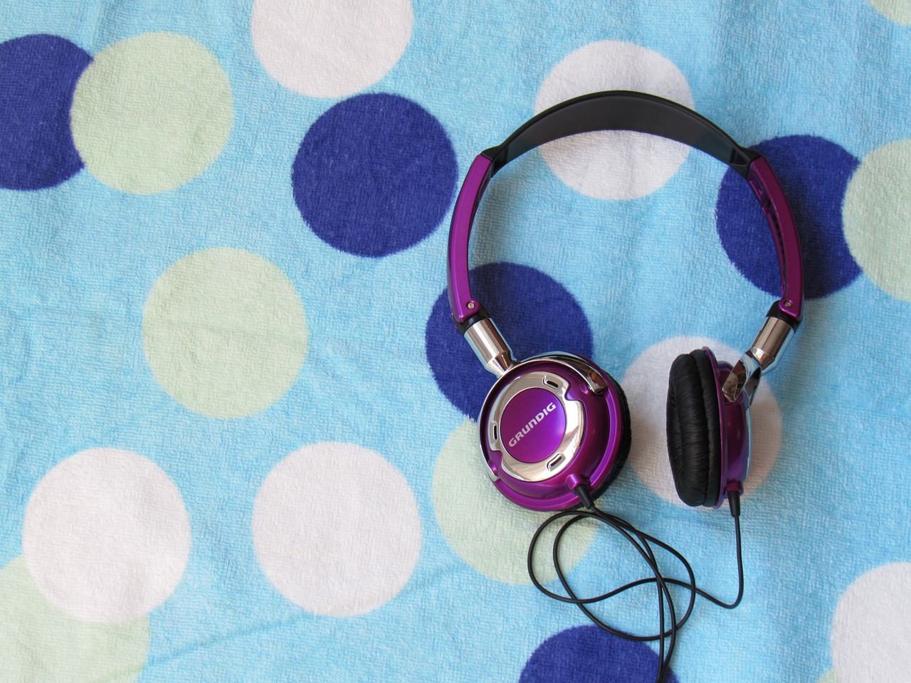 headphones music entertainment free photo