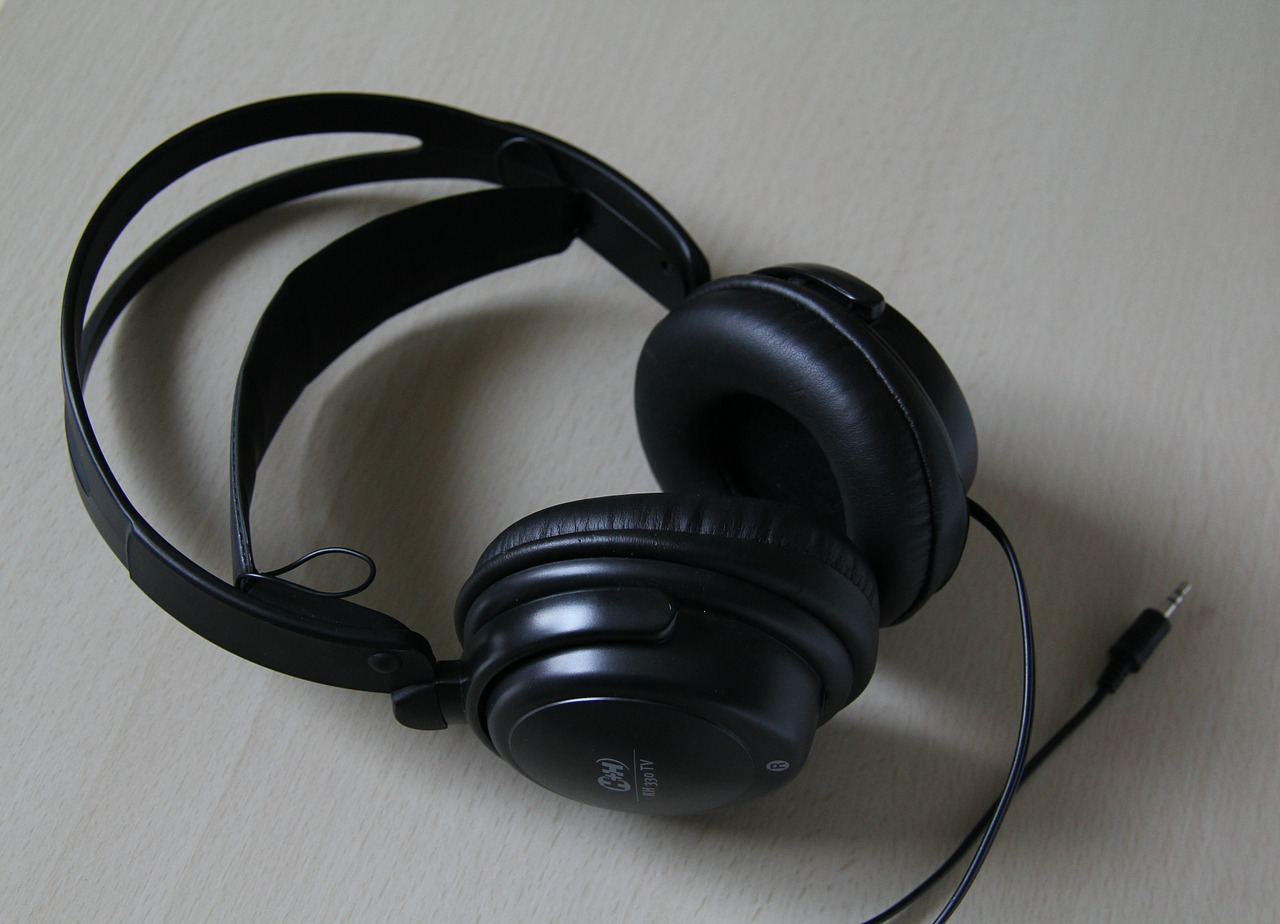 headphones audio black free photo