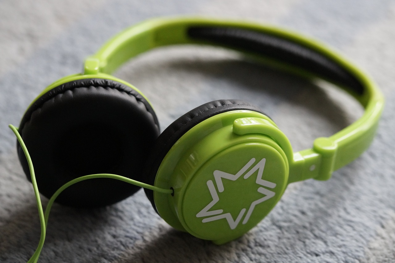 headphones green listen to music free photo