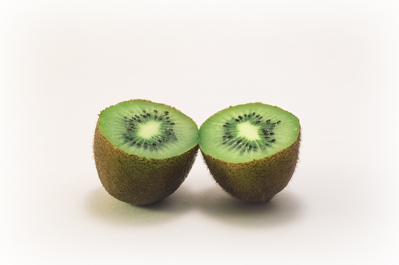 healthy fruit kiwi free photo