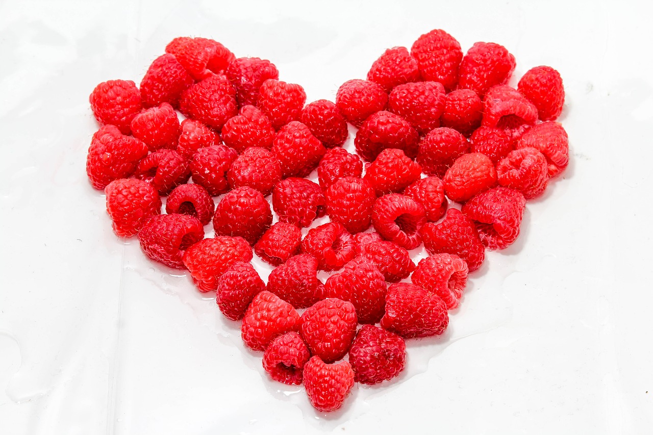 healthy  raspberry  sweet free photo
