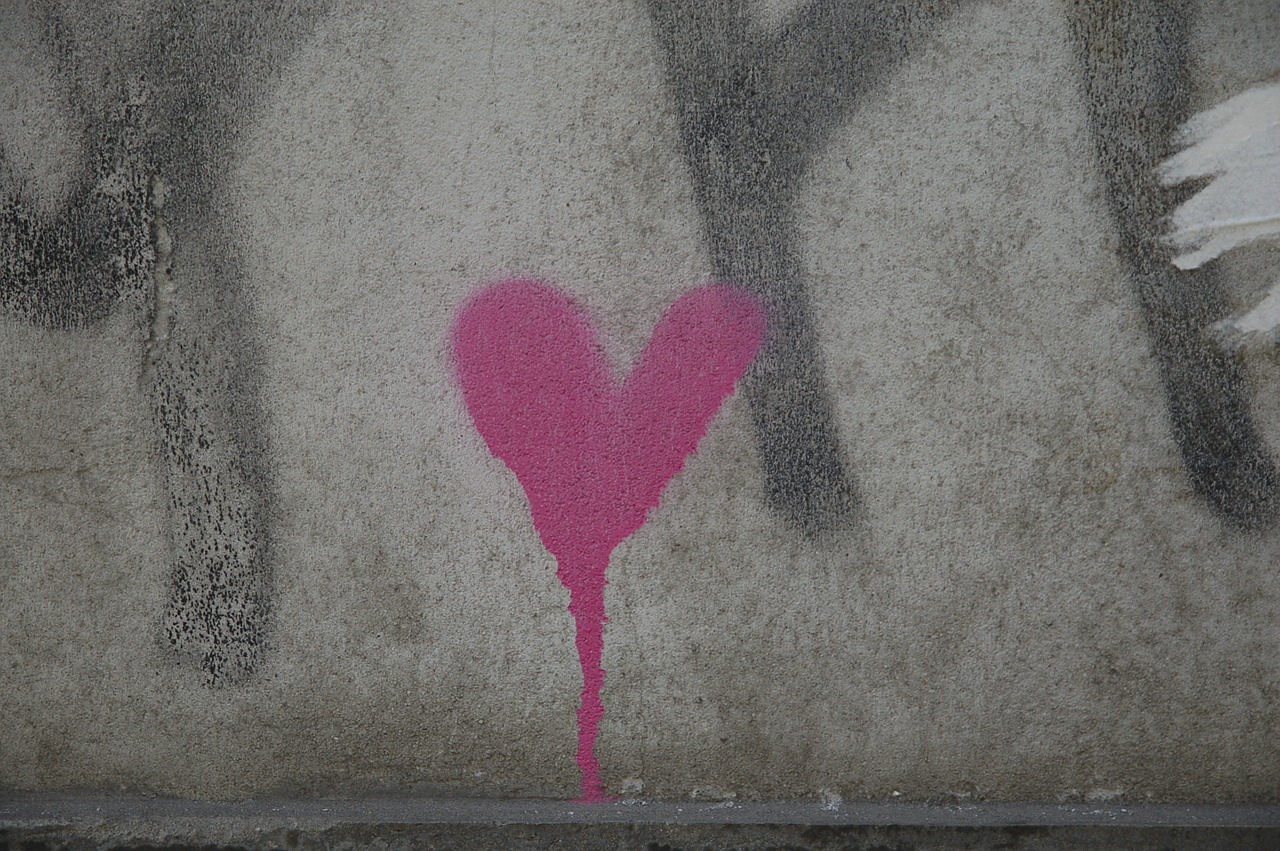 heart graffiti wall free photo