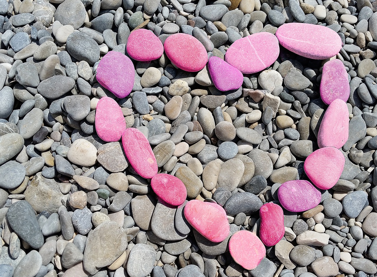 heart pink stones free photo