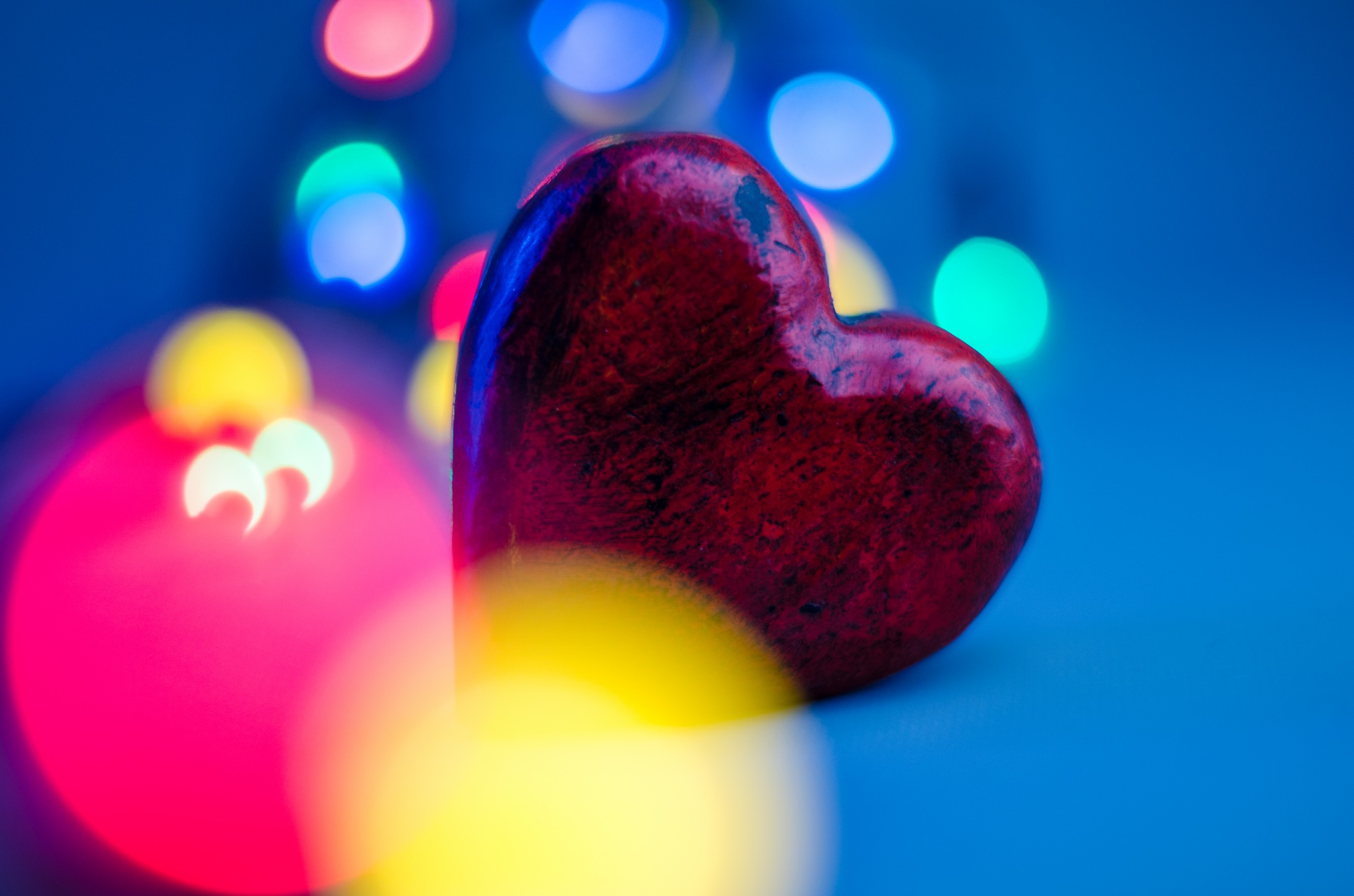 bokeh gift heart free photo