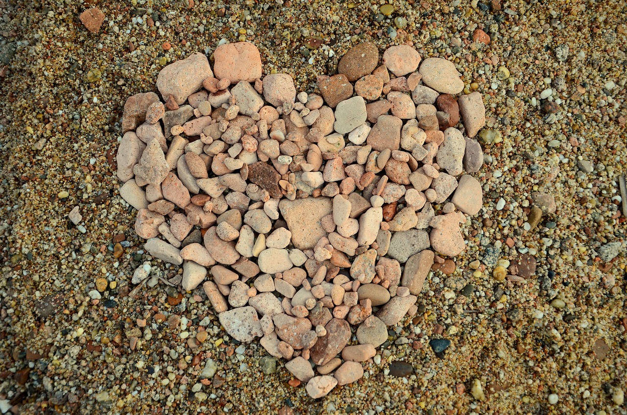 heart stone pebbles free photo