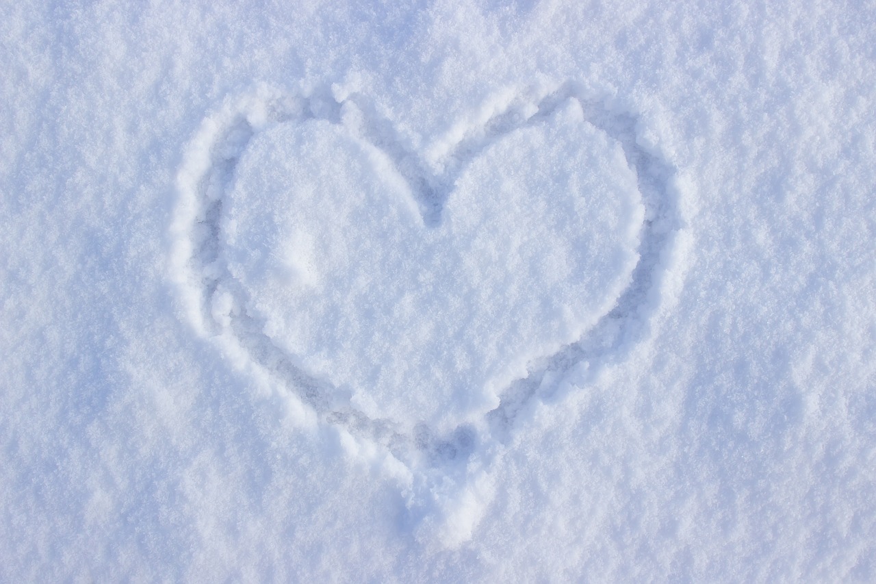 heart snow love free photo