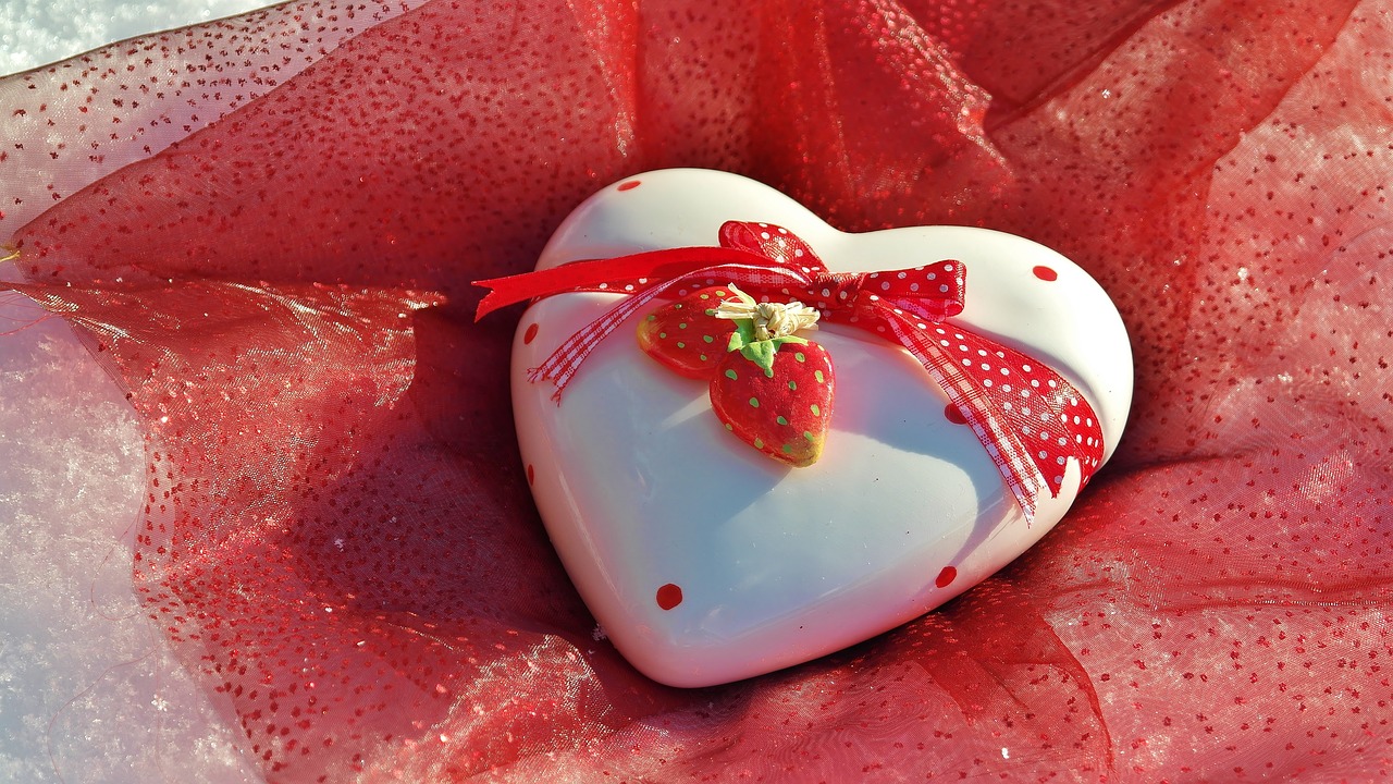 heart love valentine's day free photo