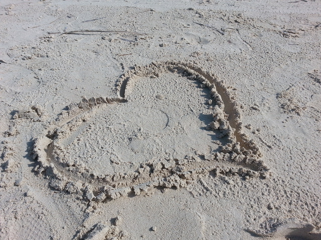 heart love sand free photo