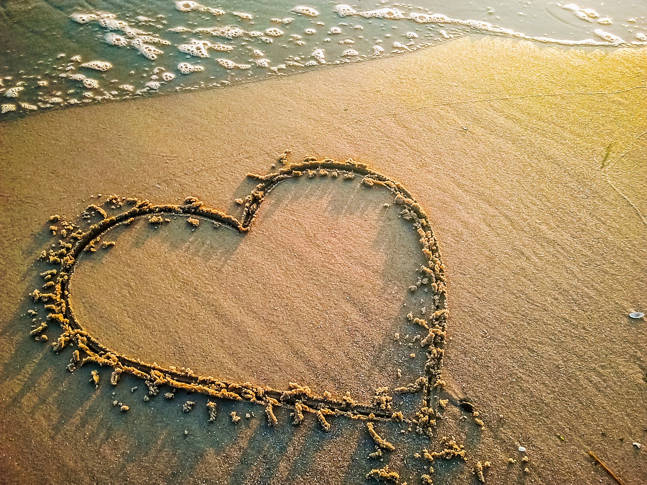 heart love beach free photo
