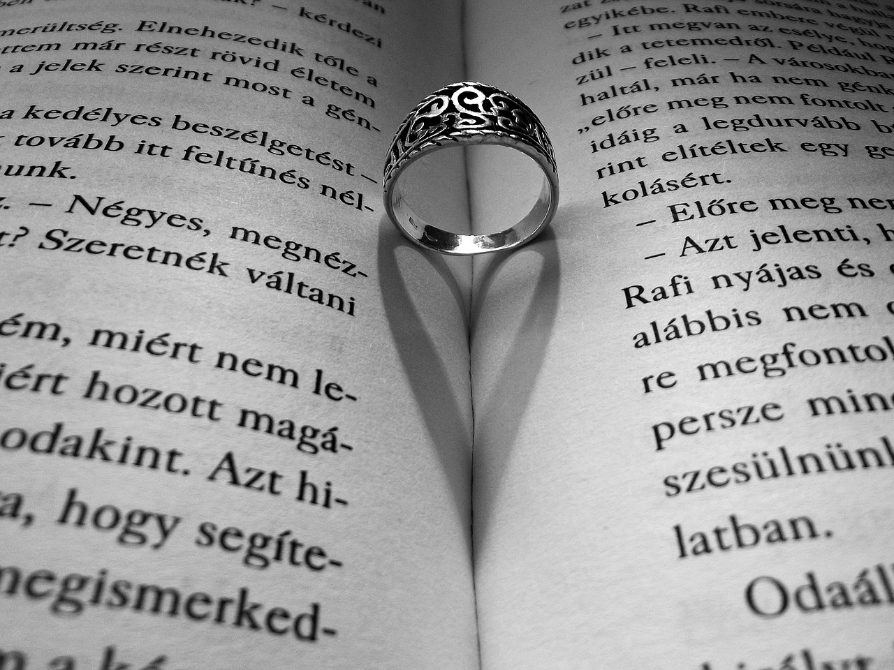 heart ring book free photo