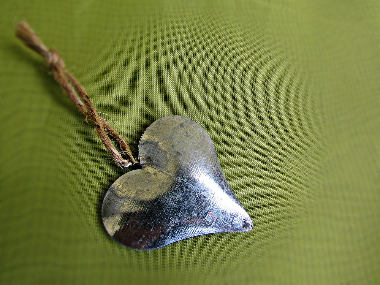 heart silver metal free photo