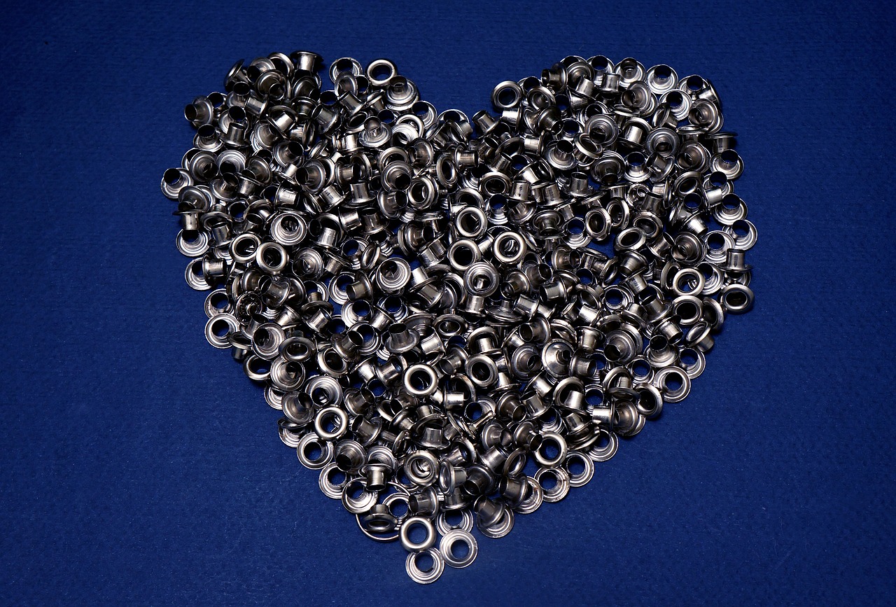 heart decorate metal free photo
