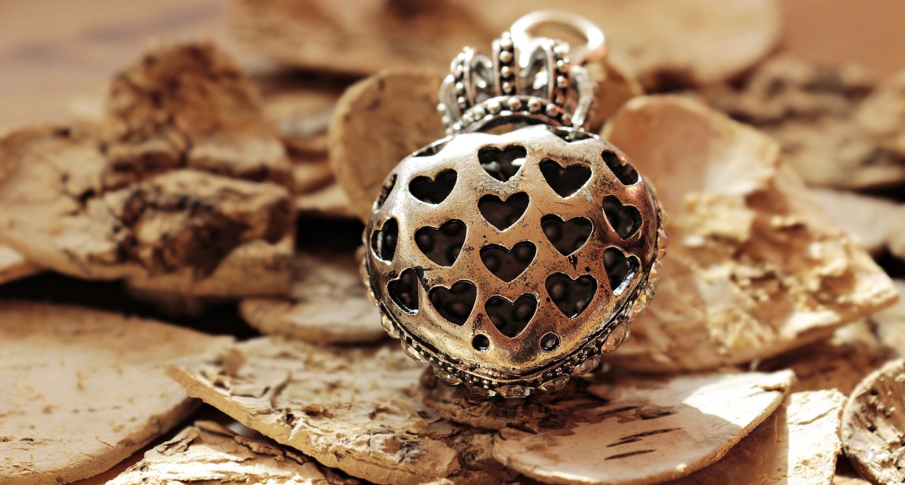 heart heart with crown heart with hearts free photo