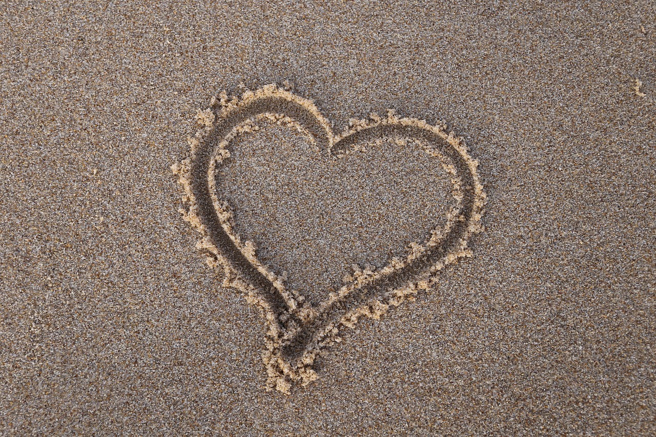 heart sand beach free photo