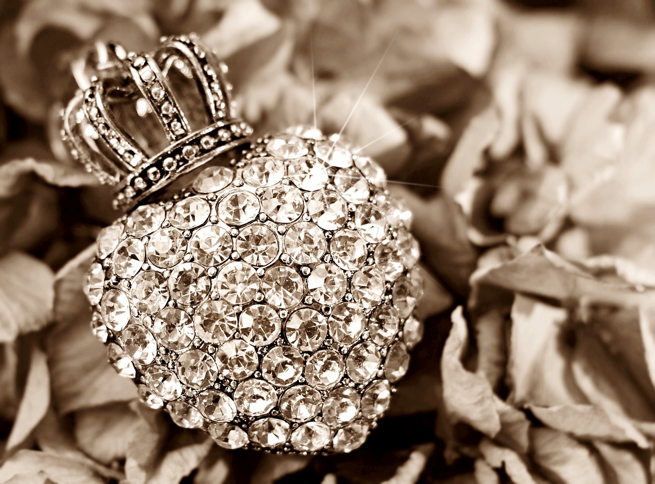 heart crown hydrangea free photo