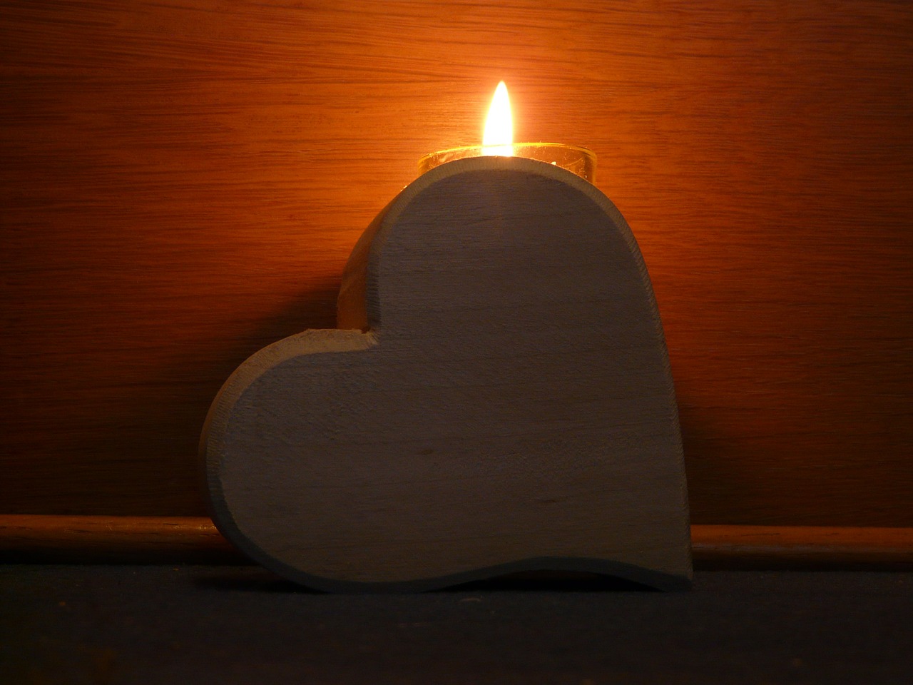 heart wood candle free photo